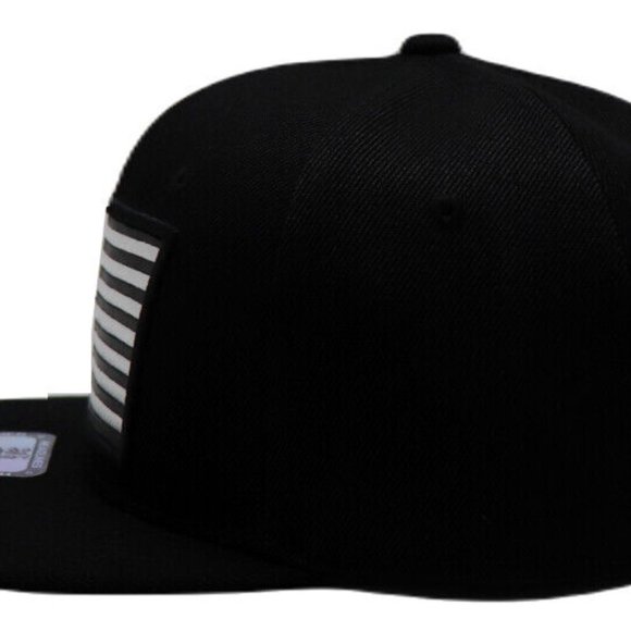 USA Headlines Flag Snapback Hat - Picture 5 of 7